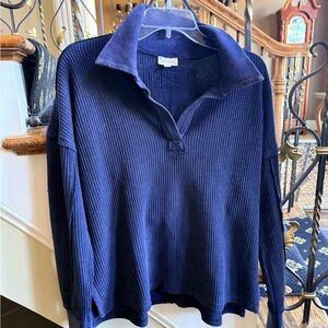 Hem & Thread Navy Waffle pattern. Collar V Neck . Long sleeves. Size S